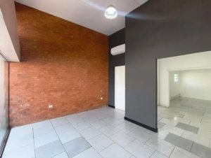 Loja com 70m² no bairro Petrópolis em Porto Alegre para Alugar