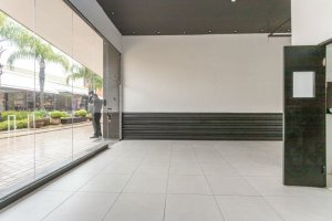 Loja com 92m² no bairro Tristeza em Porto Alegre para Alugar