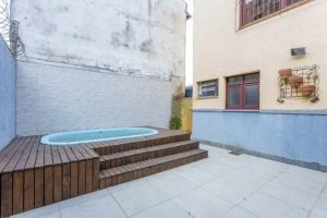 Casa com 300m², 4 dormitórios no bairro Sarandi em Porto Alegre para Alugar