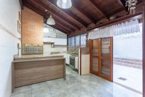 Casa com 300m², 4 dormitórios no bairro Sarandi em Porto Alegre para Alugar