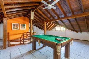 Casa com 300m², 4 dormitórios no bairro Sarandi em Porto Alegre para Alugar