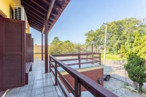Casa com 300m², 4 dormitórios no bairro Sarandi em Porto Alegre para Alugar