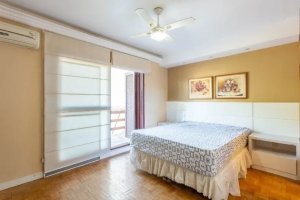 Casa com 300m², 4 dormitórios no bairro Sarandi em Porto Alegre para Alugar
