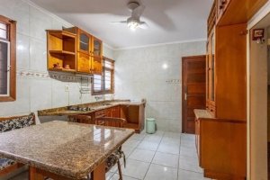 Casa com 300m², 4 dormitórios no bairro Sarandi em Porto Alegre para Alugar