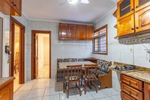Casa com 300m², 4 dormitórios no bairro Sarandi em Porto Alegre para Alugar