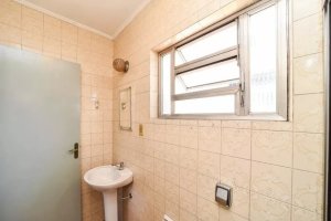 Casa com 240m², 4 dormitórios no bairro Sarandi em Porto Alegre para Alugar