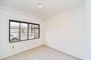 Casa com 240m², 4 dormitórios no bairro Sarandi em Porto Alegre para Alugar