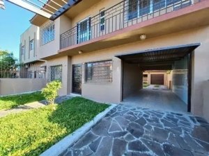 Casa com 240m², 4 dormitórios no bairro Sarandi em Porto Alegre para Alugar