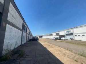 Depósito com 1.700m² no bairro Sarandi em Porto Alegre para Alugar