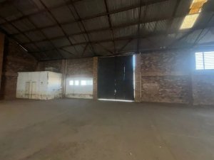 Depósito com 1.700m² no bairro Sarandi em Porto Alegre para Alugar