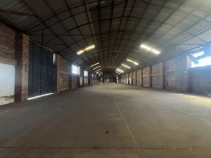 Depósito com 1.700m² no bairro Sarandi em Porto Alegre para Alugar