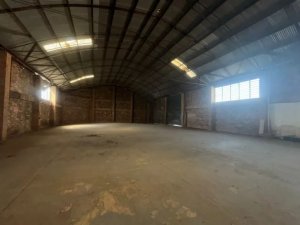Depósito com 1.700m² no bairro Sarandi em Porto Alegre para Alugar