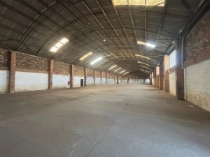 Depósito com 1.700m² no bairro Sarandi em Porto Alegre para Alugar