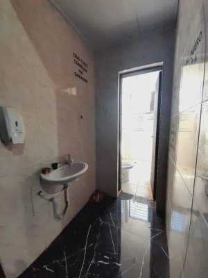 Depósito com 430m² no bairro Sarandi em Porto Alegre para Alugar
