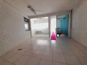 Depósito com 430m² no bairro Sarandi em Porto Alegre para Alugar
