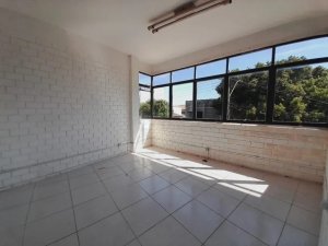 Depósito com 430m² no bairro Sarandi em Porto Alegre para Alugar