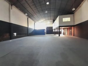 Depósito com 430m² no bairro Sarandi em Porto Alegre para Alugar