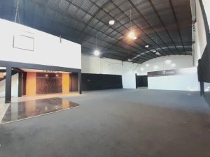 Depósito com 430m² no bairro Sarandi em Porto Alegre para Alugar
