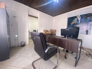 Casa comercial com 250m² no bairro Floresta em Porto Alegre para Alugar