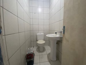 Casa comercial com 250m² no bairro Floresta em Porto Alegre para Alugar