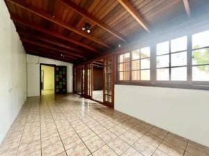 Apartamento com 200m², 3 dormitórios no bairro São João em Porto Alegre para Alugar