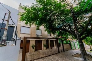 Apartamento com 200m², 3 dormitórios no bairro São João em Porto Alegre para Alugar