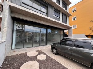 Loja com 117m² no bairro Chácara das Pedras em Porto Alegre para Alugar