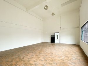 Loja com 212m² no bairro Vila Jardim em Porto Alegre para Alugar