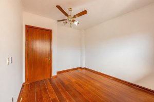 Casa comercial com 230m² no bairro São Geraldo em Porto Alegre para Alugar