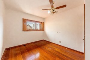 Casa comercial com 230m² no bairro São Geraldo em Porto Alegre para Alugar