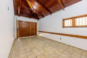 Casa comercial com 230m² no bairro São Geraldo em Porto Alegre para Alugar