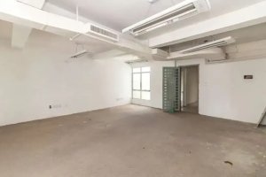 Prédio Comercial com 619m² no bairro Santana em Porto Alegre para Alugar