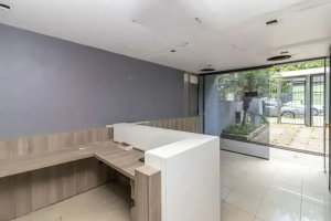 Prédio Comercial com 619m² no bairro Santana em Porto Alegre para Alugar