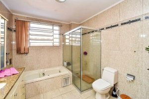 Casa com 390m², 4 dormitórios no bairro Jardim Lindóia em Porto Alegre para Alugar