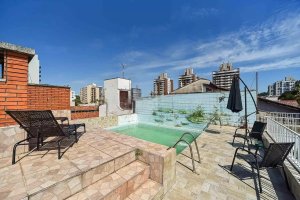 Casa com 390m², 4 dormitórios no bairro Jardim Lindóia em Porto Alegre para Alugar
