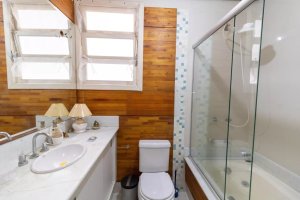 Casa com 400m², 5 dormitórios no bairro Cidade Baixa em Porto Alegre para Alugar