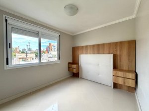 Apartamento com 90m², 3 dormitórios no bairro Petrópolis em Porto Alegre para Alugar