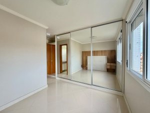 Apartamento com 90m², 3 dormitórios no bairro Petrópolis em Porto Alegre para Alugar