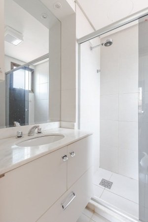Apartamento com 73m², 2 dormitórios no bairro Higienópolis em Porto Alegre para Alugar