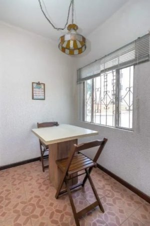 Casa com 287m², 3 dormitórios no bairro Higienópolis em Porto Alegre para Alugar