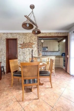 Casa com 287m², 3 dormitórios no bairro Higienópolis em Porto Alegre para Alugar