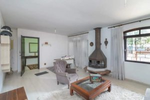 Casa com 287m², 3 dormitórios no bairro Higienópolis em Porto Alegre para Alugar