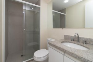 Apartamento com 58m², 2 dormitórios no bairro Azenha em Porto Alegre para Alugar