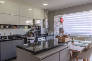 Apartamento com 80m², 2 dormitórios no bairro Jardim Carvalho em Porto Alegre para Alugar