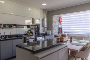 Apartamento com 80m², 2 dormitórios no bairro Jardim Carvalho em Porto Alegre para Alugar