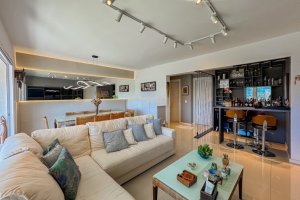 Apartamento com 128m², 3 dormitórios no bairro Jardim do Salso em Porto Alegre para Alugar
