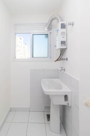 Apartamento com 36m², 1 dormitório no bairro Humaitá em Porto Alegre para Alugar