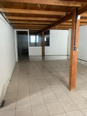 Depósito com 321m² no bairro Navegantes em Porto Alegre para Alugar