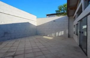 Casa com 220m², 3 dormitórios no bairro Parque Santa Fé em Porto Alegre para Alugar