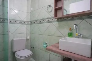 Casa com 220m², 3 dormitórios no bairro Parque Santa Fé em Porto Alegre para Alugar